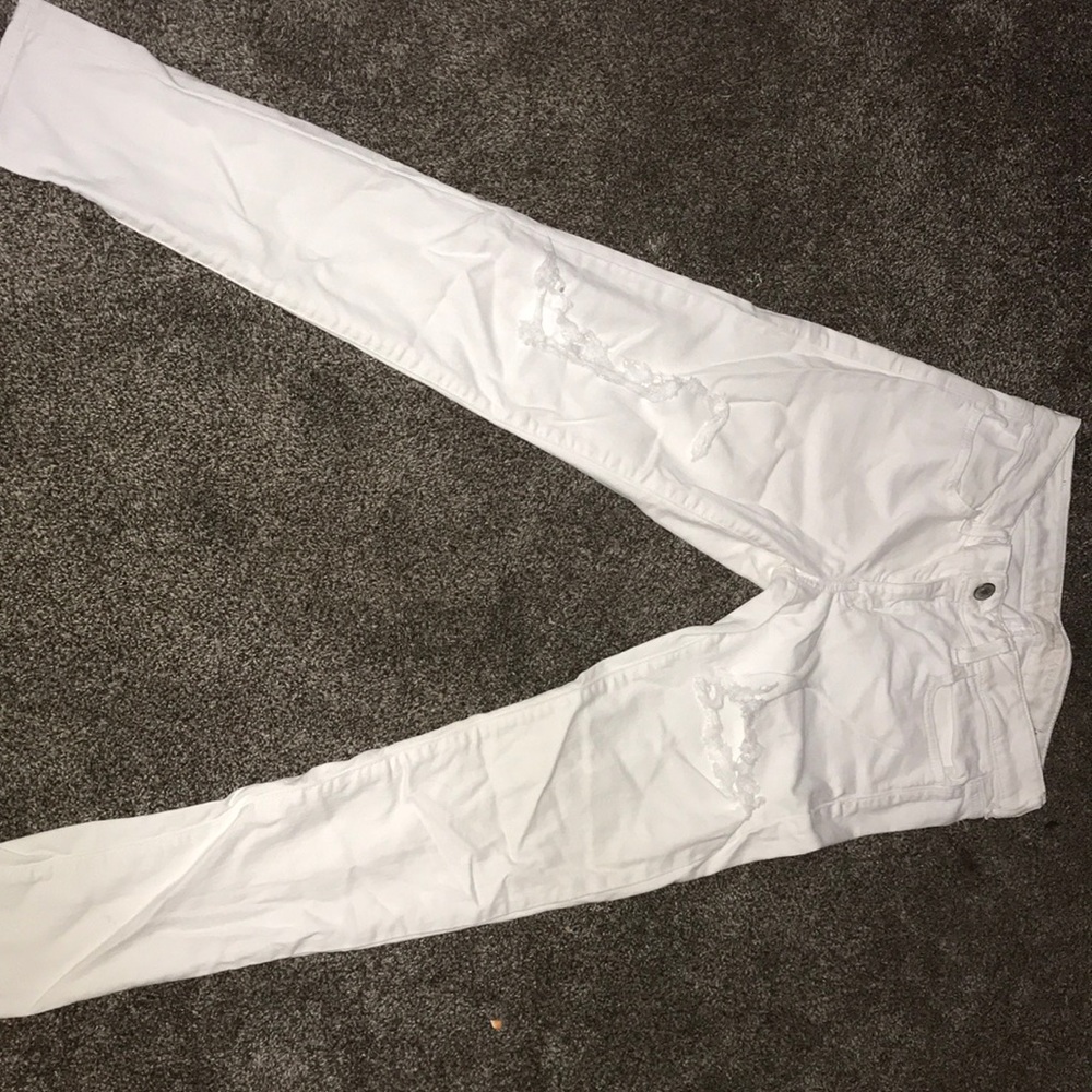 American Eagle white distressed jeans